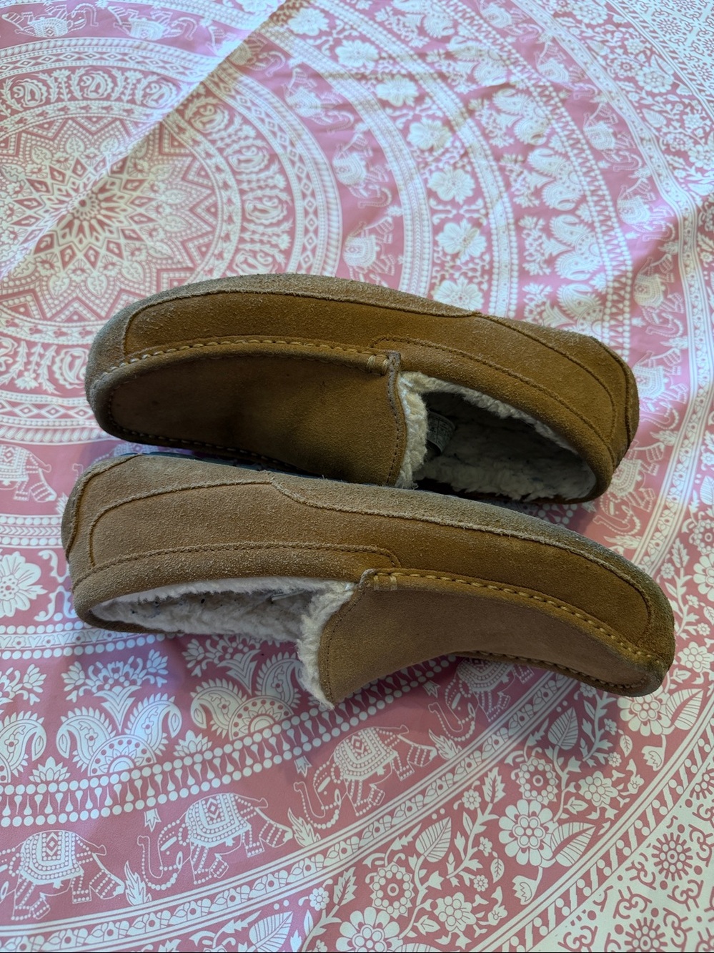 Men’s Ugg Slippers/ loafers